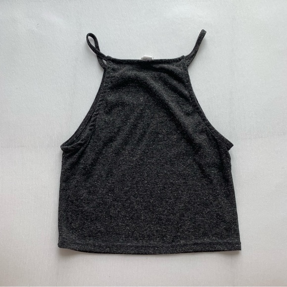 cropped halter tank top - Picture 2 of 2